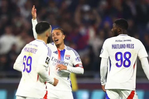Lyon bị giáng xuống Ligue 2: Sự tàn lụi của một đế chế hùng mạnh