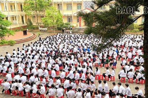 Hãy vững tin mở cánh cửa tương lai