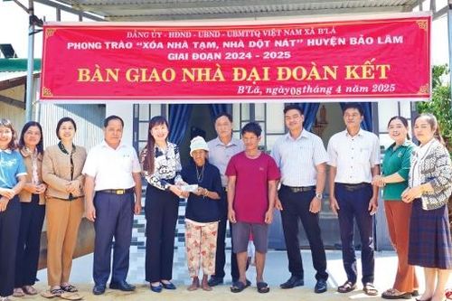 An sinh từ lòng dân