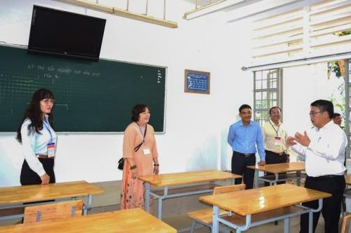 Phó Chủ tịch UBND tỉnh Nguyễn Ngọc Phúc kiểm tra công tác chuẩn bị kỳ thi tốt nghiệp THPT