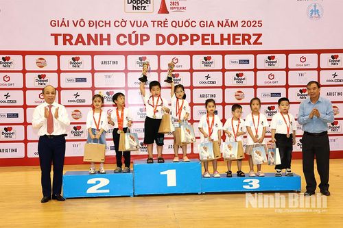 Trao thưởng Giải vô địch Cờ vua trẻ Quốc gia năm 2025 tranh cúp DOPPELHERZ