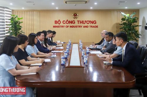 Việt Nam - Canada thúc đẩy hợp tác đầu tư vào logistics, tăng cường kết nối chuỗi cung ứng