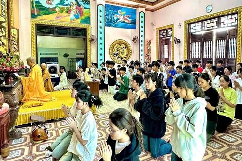 Khánh Hòa: Lễ cầu nguyện mùa thi tại chùa Phổ Thiện