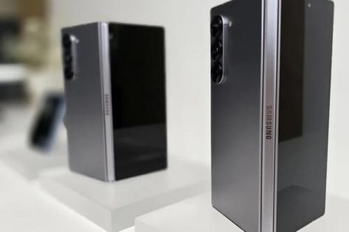 Samsung chuẩn bị 'vũ khí mới' trong cuộc đua điện thoại gập siêu mỏng
