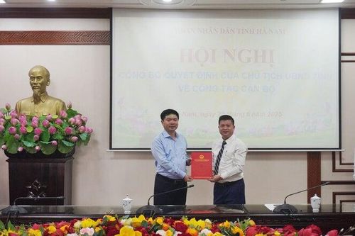 Hà Nam: Công bố, trao Quyết định thành lập các Ban Quản lý đầu tư, phát triển đô thị và quỹ đất khu vực