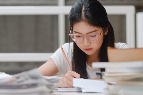 Làm sao để không bị áp lực 'cuốn đi' trước mỗi mùa thi?