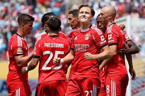 Bayern Munich để mất ngôi đầu bảng C FIFA Club World Cup