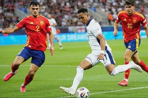 Tại sao Omari Hutchinson là người được săn đón nhất Premier League?