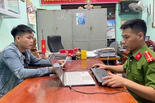 Mang dây chuyền đi cầm cố rồi trình báo Công an bị… cướp