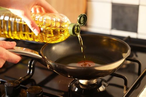 Ăn sai loại dầu, rủi ro không ngờ cho sức khỏe