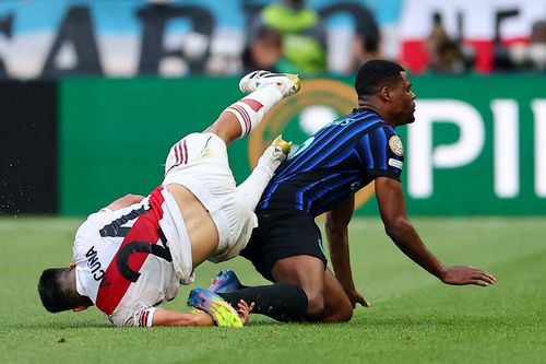 Acuna nổi 'điên', River Plate mất mặt