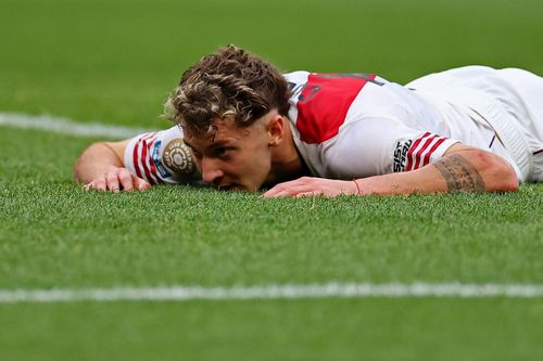 Thứ bóng đá xấu xí của River Plate