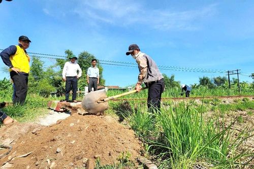 Địa phương đầu tiên của Quảng Ngãi hoàn thành xóa lối đi tự mở qua đường sắt