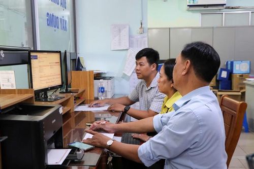 Danh sách ĐỊA ĐIỂM, SỐ ĐIỆN THOẠI ĐƯỜNG DÂY NÓNG bộ phận 1 cửa, Chi nhánh Văn phòng đăng ký đất đai của Thành phố Hồ Chí Minh