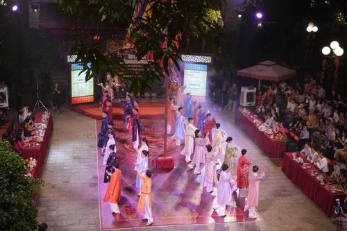 Hà Nội lập kỷ lục mới về đón khách du lịch