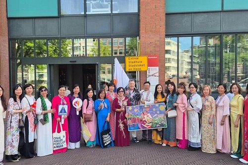 Hành trình 'Hanoi Amsterdam – Từ trái tim tới trái tim' kỷ niệm 40 năm thành lập Trường Hà Nội – Amsterdam