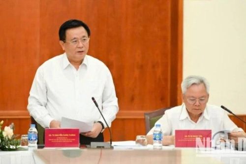 Xác định nội dung, giá trị, ý nghĩa của 'Sổ vàng Trường Nguyễn Ái Quốc'