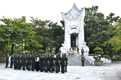 Học viện Kỹ thuật Quân sự tổ chức hoạt động về nguồn