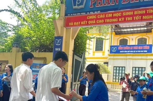 Cộng đồng mạng nói gì về đề thi tốt nghiệp THPT môn Ngữ văn?