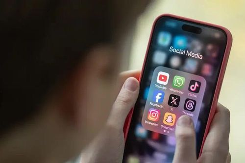 Sinh viên Hàn xóa mạng xã hội để qua cửa thị thực Mỹ