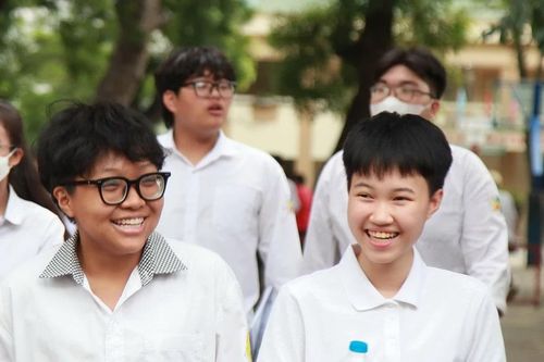 Cả nước có 5 thí sinh bị đình chỉ trong buổi thi môn Toán