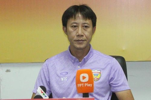 Điểm tin thể thao 26/6: HLV Nguyễn Thành Công bất ngờ chia tay Hà Tĩnh, MU sắp đón tân binh thứ hai