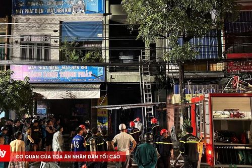 Hỏa hoạn thiêu rụi căn nhà hai tầng trong đêm