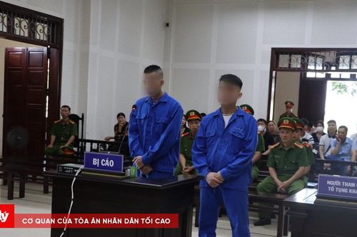 2 nhân viên sân golf mua bán trái phép chất ma túy