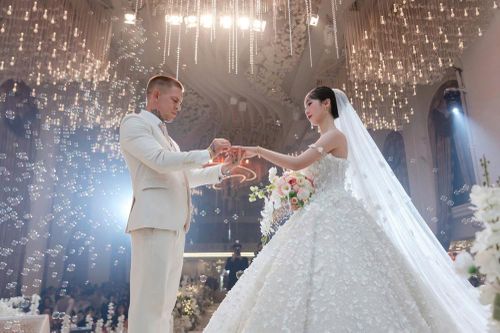 Chàng võ sĩ Úc lấy vợ ở Huế, ngỡ ngàng trước đám cưới 500 khách mời