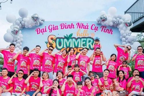 Đại gia đình chi 200 triệu du lịch Vĩnh Phúc, chia nhau mang trứng, thịt, bánh mì