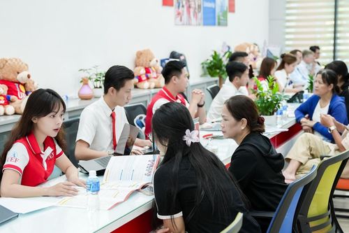 UEF nhận đăng ký xét học bạ tổ hợp 3 môn lớp 12 từ 18 điểm đến 15/7