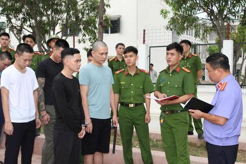 Đường dây lừa đảo xuyên quốc gia thao túng tâm lý nạn nhân như thế nào?
