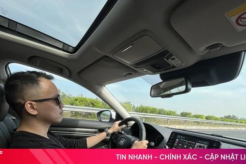 Gặp sự cố trên cao tốc, tài xế ôtô cần làm gì?