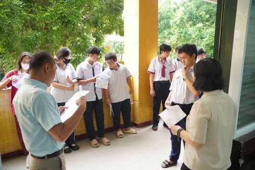 TP Hồ Chí Minh: 96.498 thí sinh bước vào môn thi Toán với tinh thần thoải mái