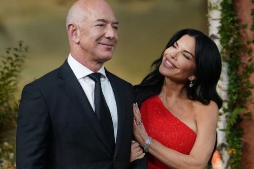 Đám cưới Bezos - Sánchez gây chia rẽ thành Venice