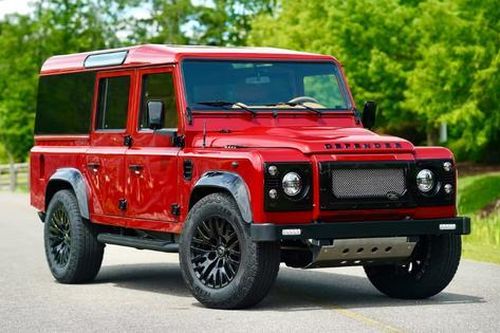 Xế cổ Land Rover Defender 1983 lột xác với bản độ mới