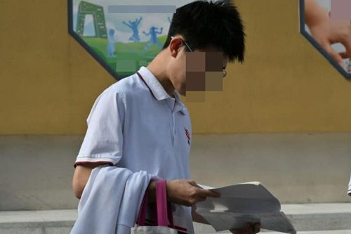 Nam sinh thi Đại học đạt điểm thủ khoa nhưng không trường nào dám nhận, lý do gây ngỡ ngàng