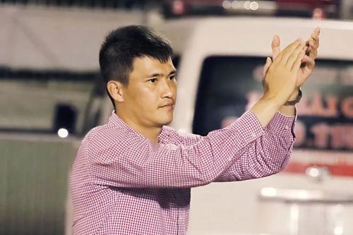 Lê Công Vinh tái xuất, có muộn?