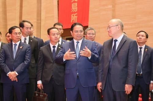 Thủ tướng đề nghị SSE hợp tác chặt chẽ với sàn chứng khoán Việt Nam