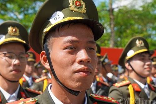 Tinh thần thép trong từng bước chân tập luyện diễu binh của lực lượng Công an nhân dân