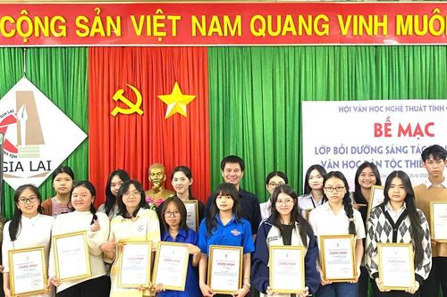 Bế mạc lớp bồi dưỡng sáng tác văn học trẻ-văn học miền núi