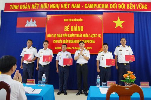 Học viện Hải quân: Bế giảng khóa đào tạo giáo viên chiến thuật Hải quân Hoàng gia Campuchia