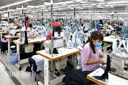 Quan tâm thiết thực đời sống người lao động