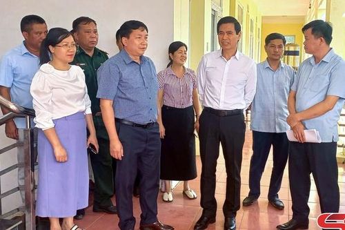 Đồng chí Bí thư Tỉnh ủy kiểm tra hoạt động chính quyền địa phương 2 cấp tại huyện Yên Châu