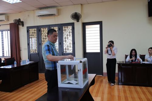 Đấu giá thành công hơn 1,58 triệu tấn than khai thác trái phép tại Mỏ than Minh Tiến