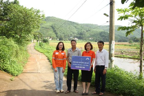 Núi Pháo góp phần 'thắp sáng làng quê'