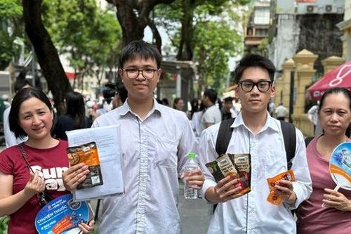 Ngữ văn 2025: Đề thi đổi mới, đánh thức tư duy sáng tạo