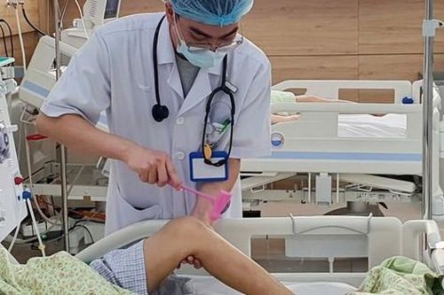 Thần thánh hóa nước kiềm, thêm bệnh nhân đái tháo đường nguy kịch