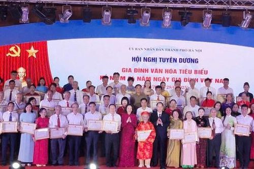 Hà Nội tuyên dương 80 gia đình văn hóa tiêu biểu