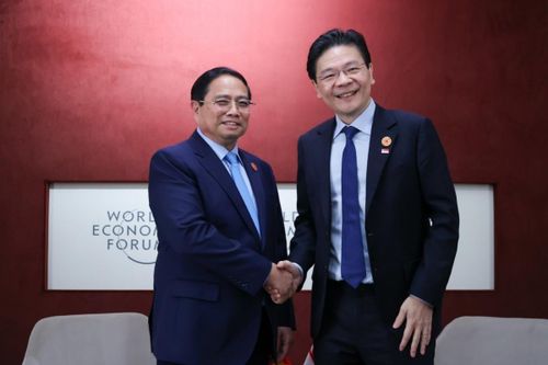 Thủ tướng gặp lãnh đạo một số nước bên lề WEF Thiên Tân